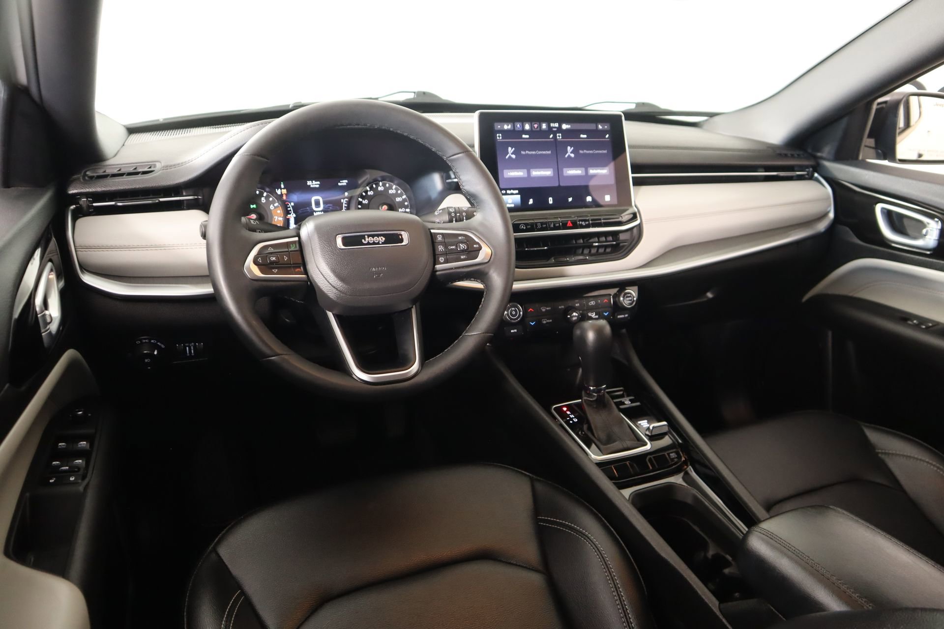 Used 2025 Jeep Compass Limited image 2