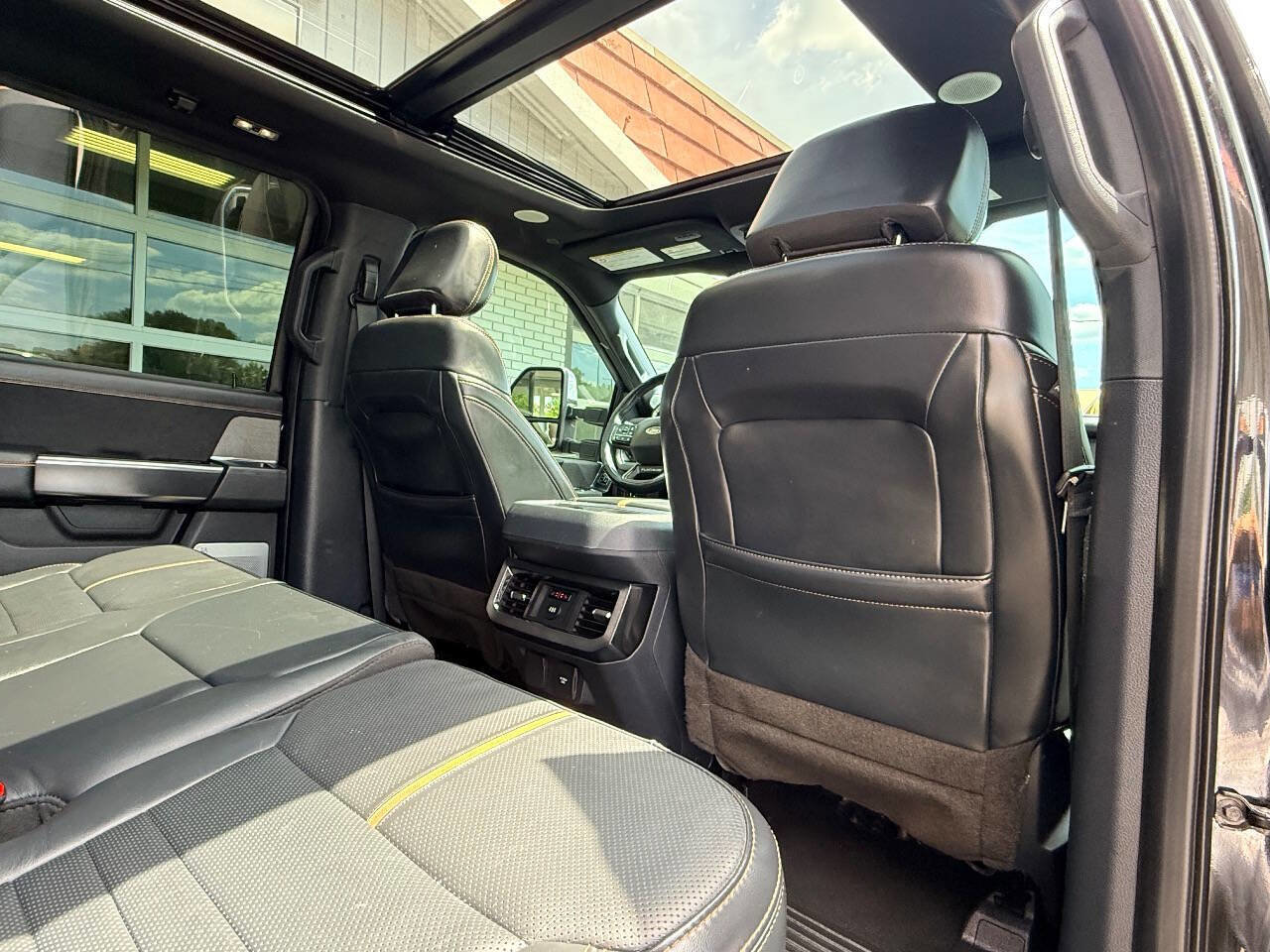 Used 2023 Ford F450 Platinum w/ FX4 Off-Road Package AWD/4WD image 41