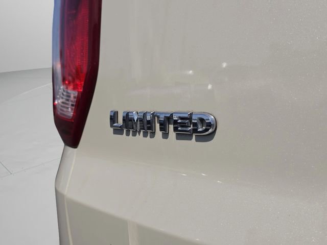 Used 2018 Ford Explorer XLT w/ Equipment Group 202A FWD image 22
