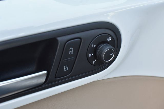 Used 2018 Volkswagen Beetle 2.0T Coast image 15