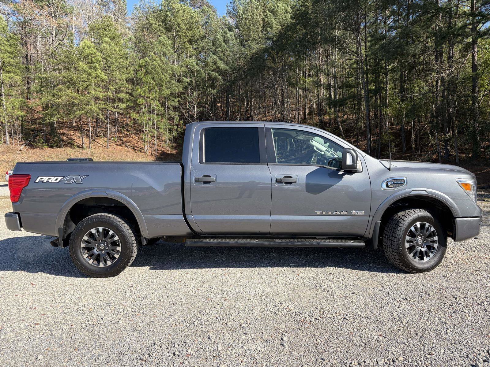 Used 2019 Nissan Titan PRO-4X w/ Pro-4x Convenience Package image 19