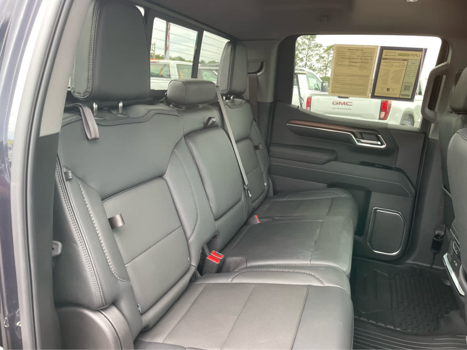 Used 2025 GMC Sierra 1500 Denali w/ Denali Reserve Package AWD/4WD image 25