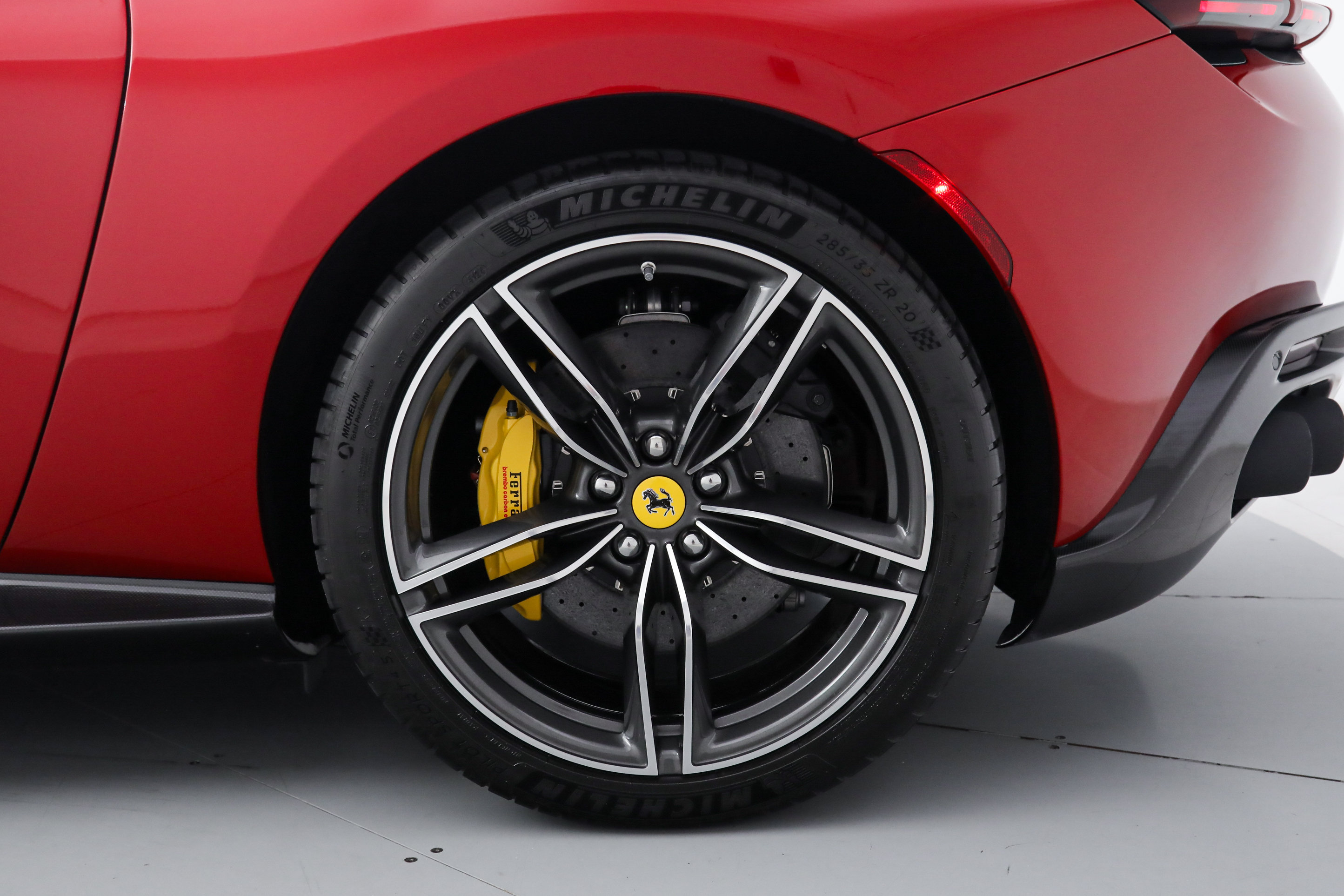 Certified 2025 Ferrari Roma Spider RWD image 46