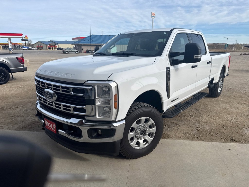 Used 2024 Ford F350 XLT image 2