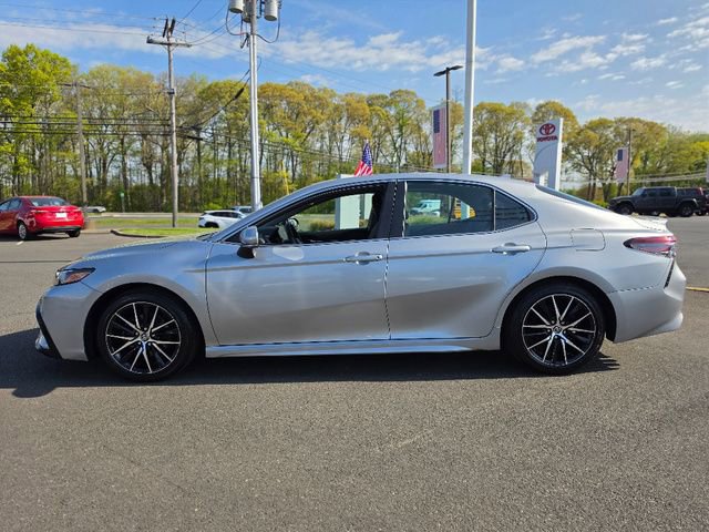 Used 2022 Toyota Camry SE w/ Audio Upgrade Package FWD image 4