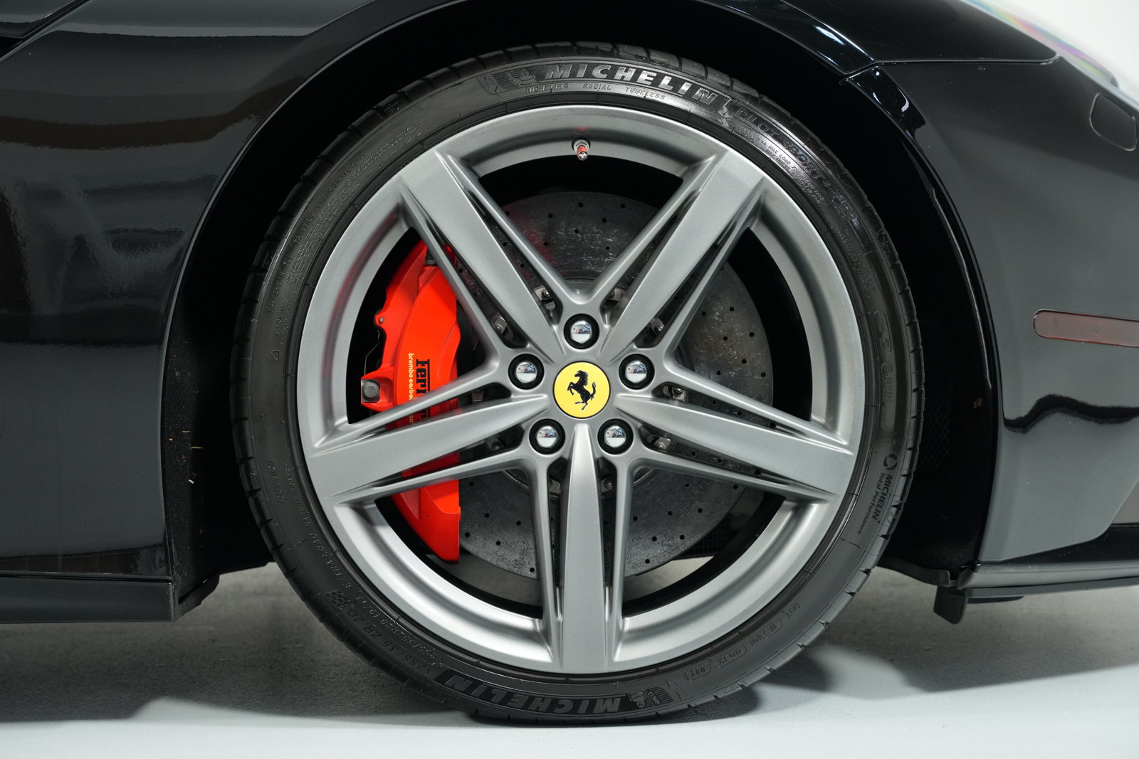 Used 2014 Ferrari F12 Berlinetta RWD image 16