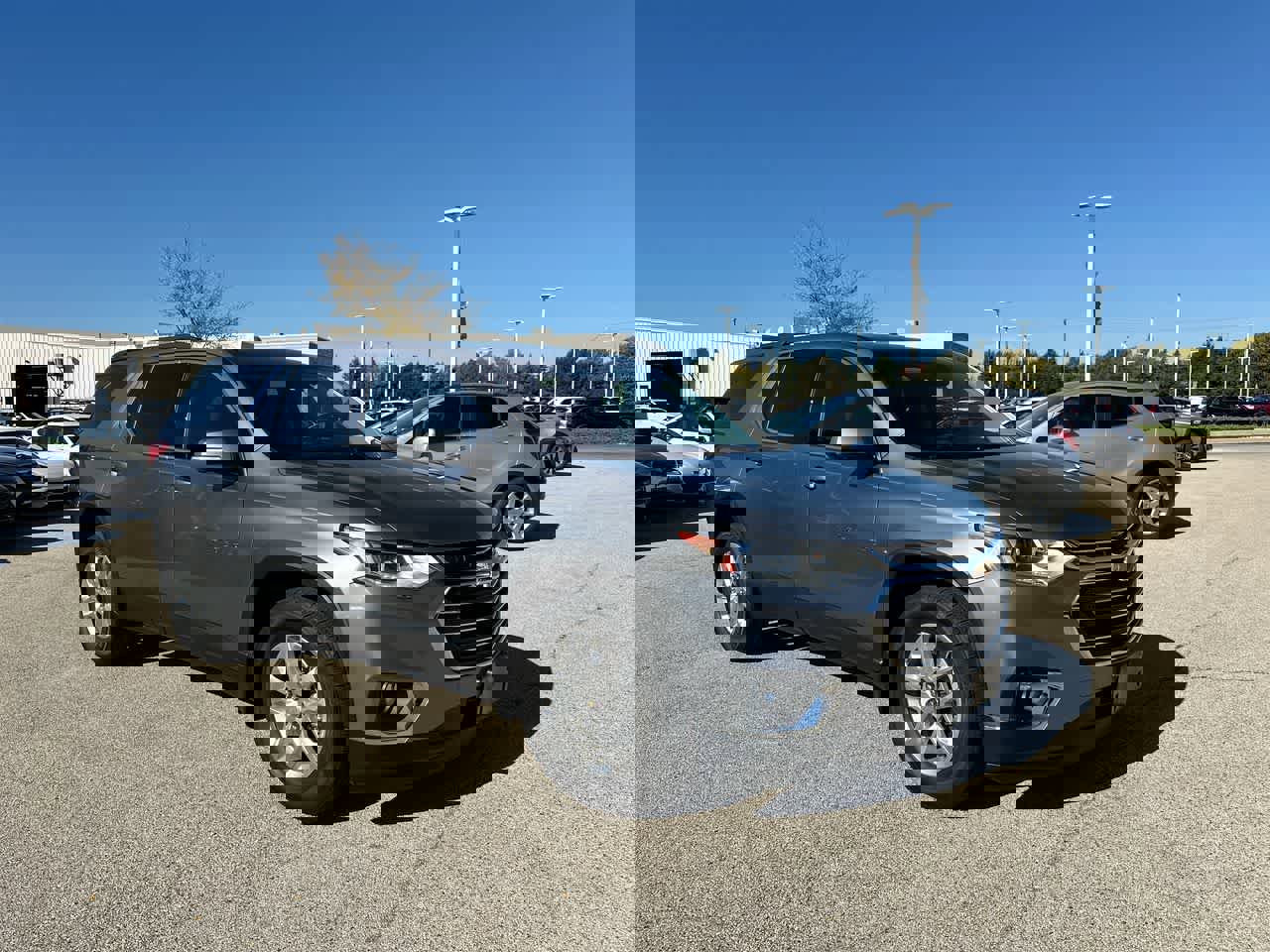 Used 2020 Chevrolet Traverse LT image 15