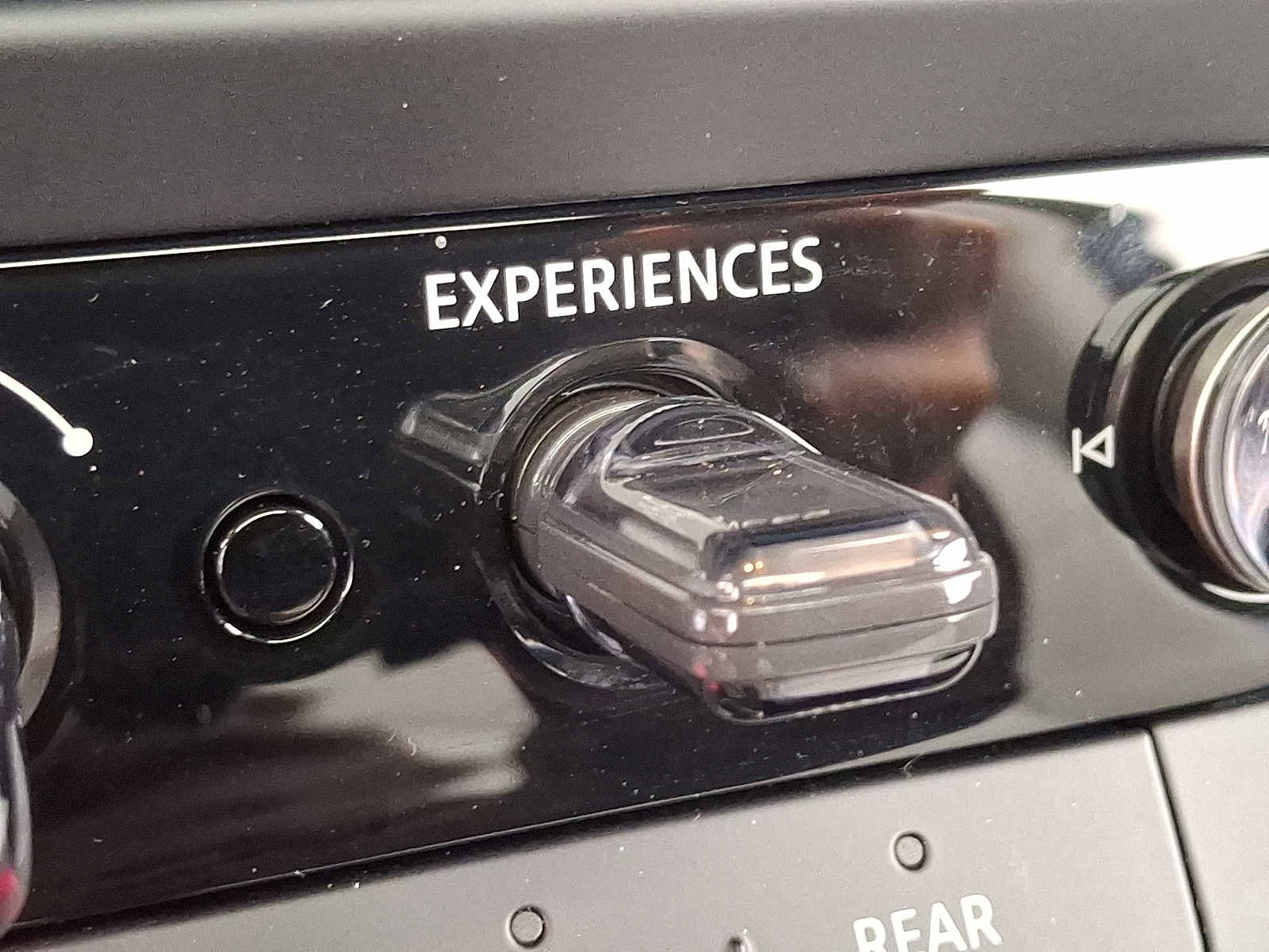 Used 2025 MINI Cooper 2-Door Hardtop image 25