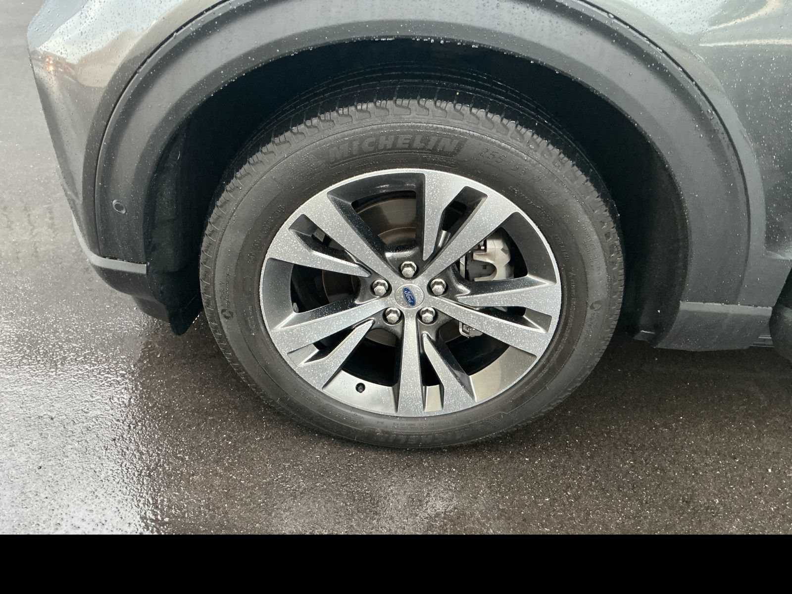 Used 2020 Ford Explorer Platinum w/ Premium Technology Package AWD/4WD image 28