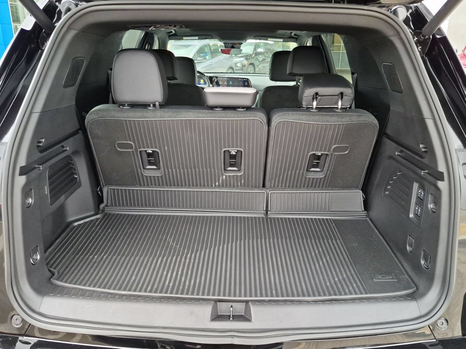 Used 2025 Chevrolet Traverse High Country w/ LPO, Floor Liner Package AWD/4WD image 26