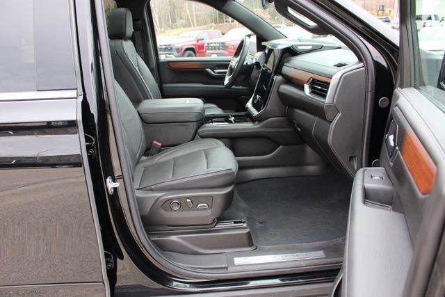 Used 2025 GMC Yukon Denali w/ Sun & Power Step Package image 64