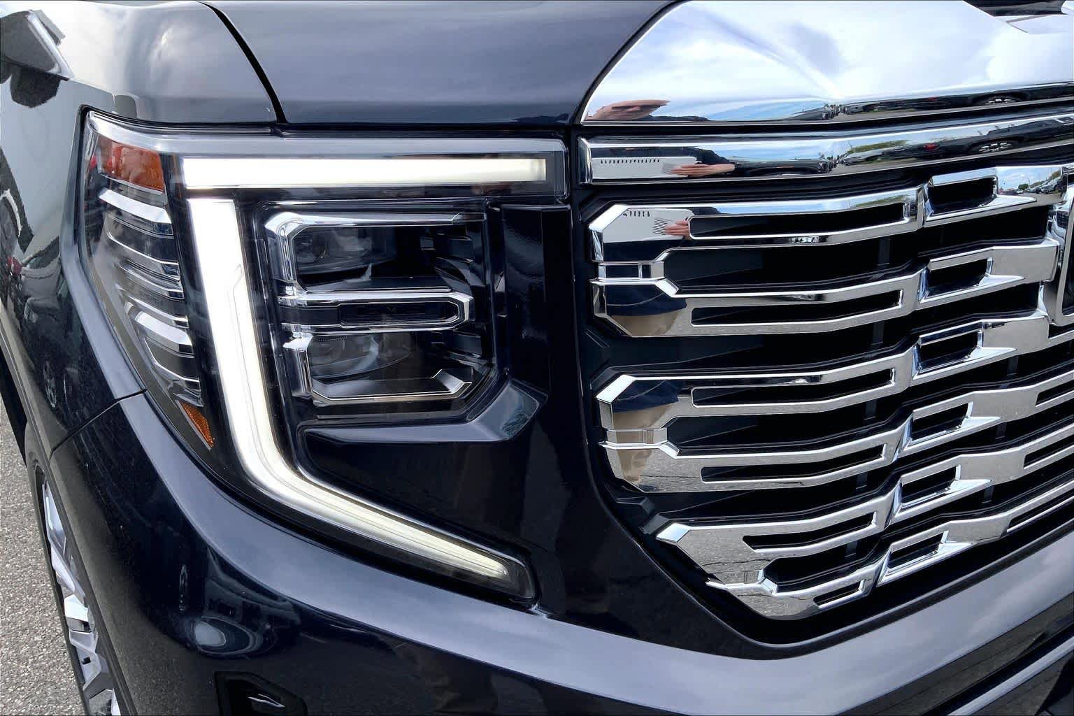 Used 2023 GMC Sierra 1500 Denali w/ Denali Reserve Package AWD/4WD image 26