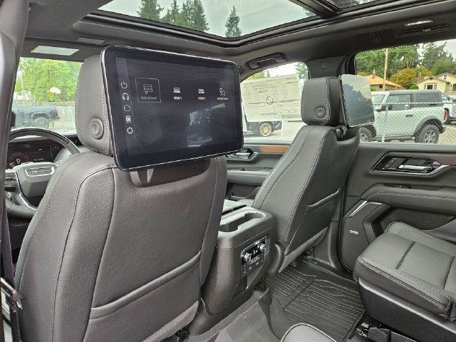 New 2026 GMC Yukon Denali w/ Denali Reserve Package AWD/4WD image 18