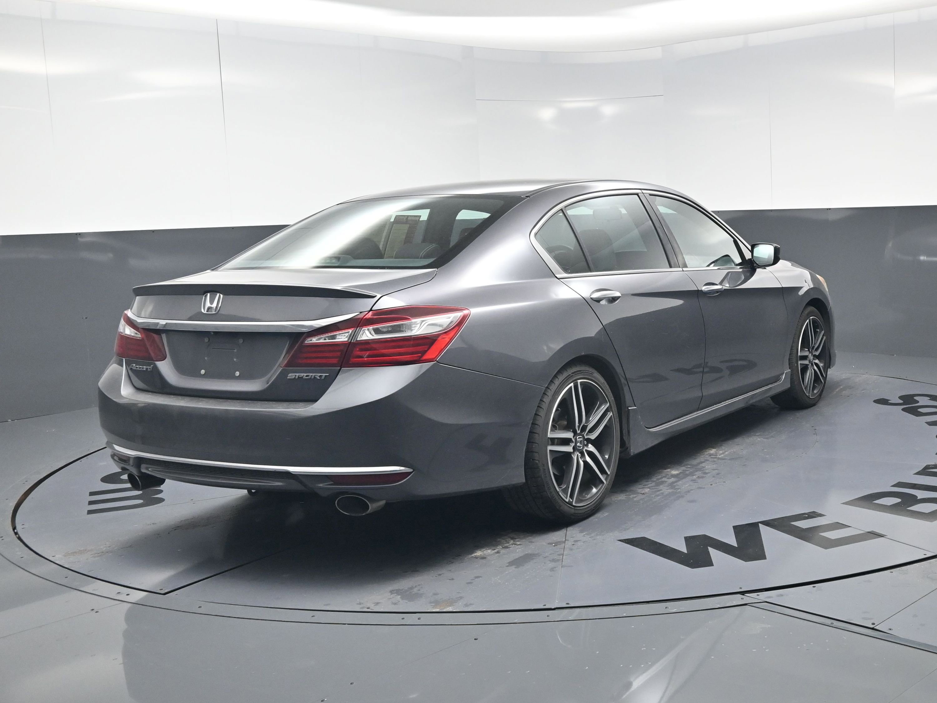 Used 2017 Honda Accord Sport image 9