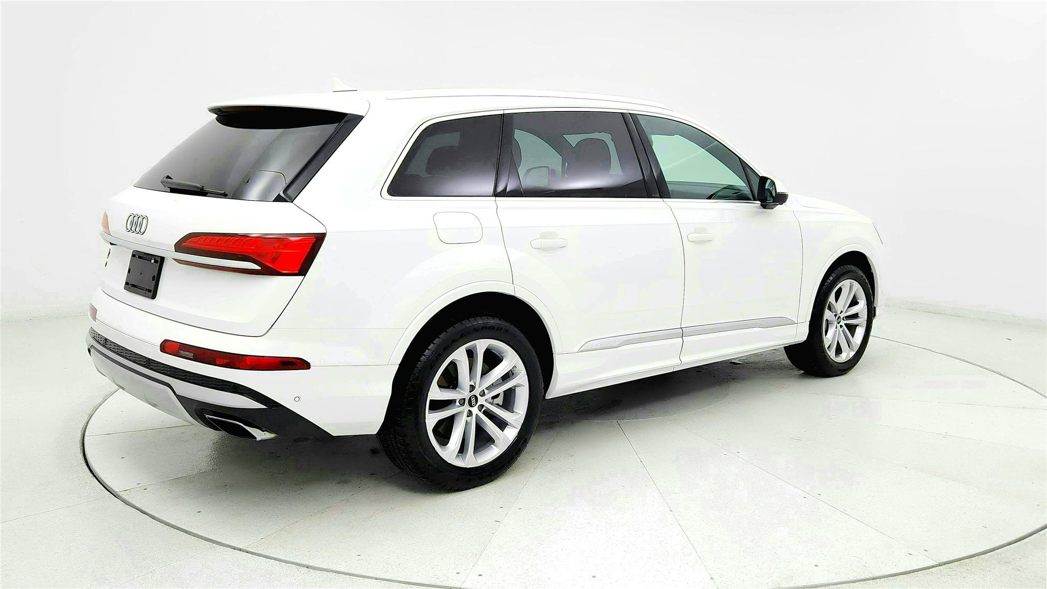Used 2025 Audi Q7 3.0T Premium Plus AWD/4WD image 5