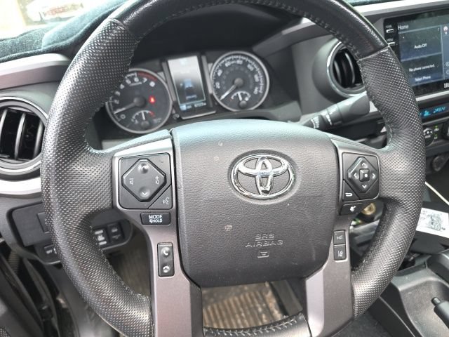 Used 2022 Toyota Tacoma TRD Off-Road w/ TRD Premium Off Road Package AWD/4WD image 5