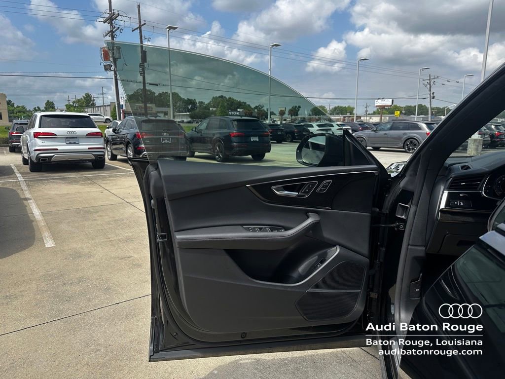 Used 2025 Audi Q8 Prestige AWD/4WD image 7