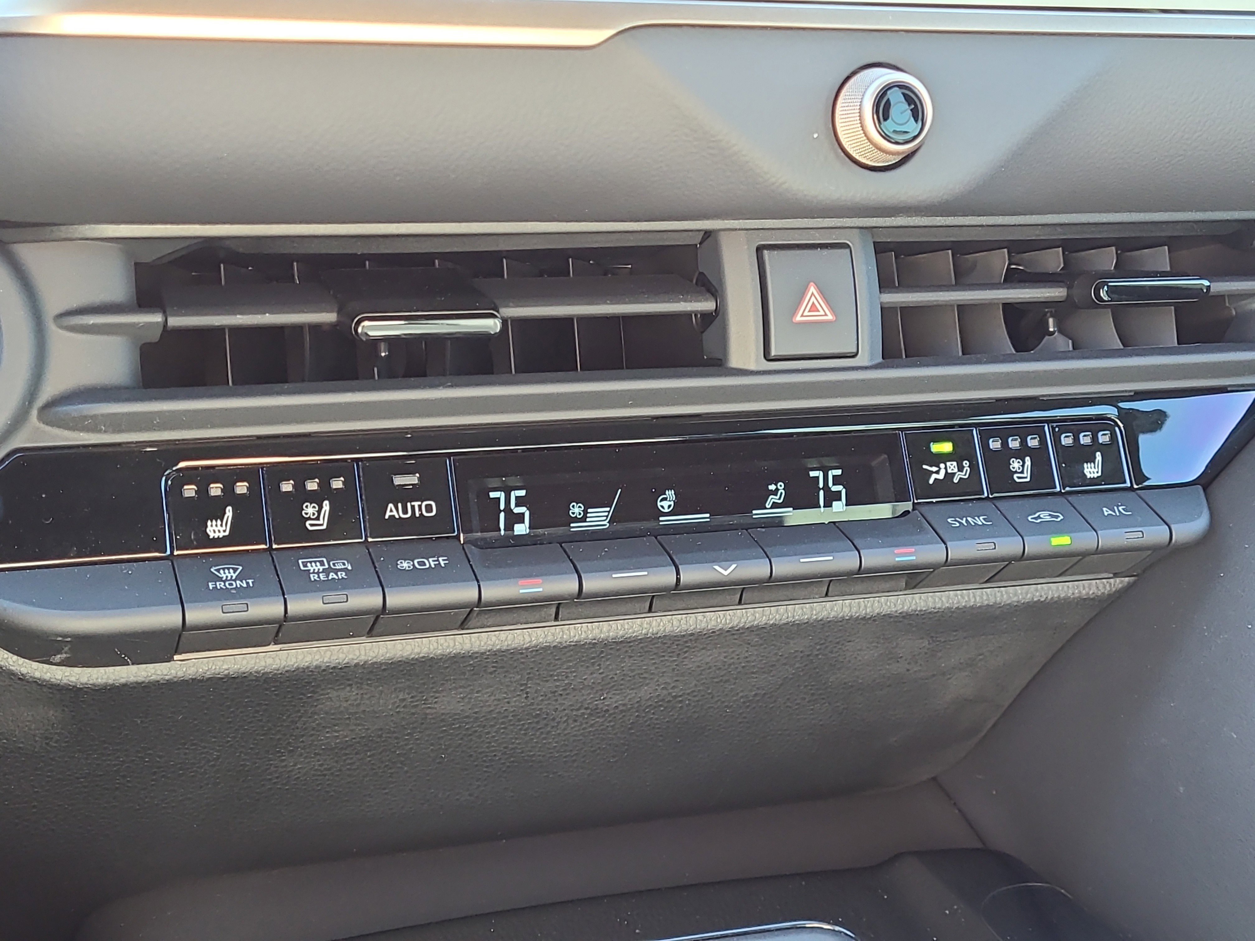 Used 2025 Toyota Crown Signia image 28