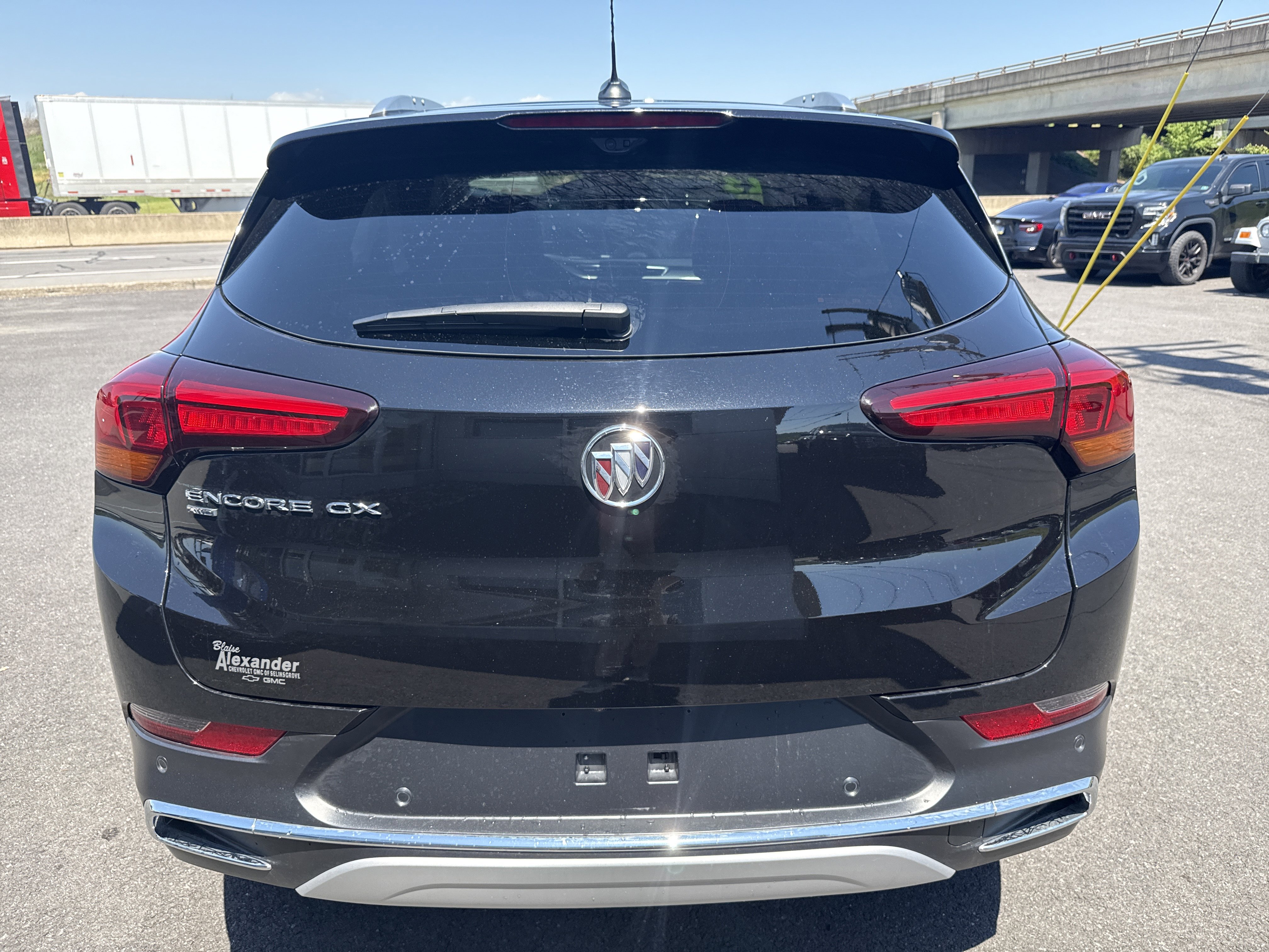 Used 2023 Buick Encore GX Essence w/ Advanced Technology Package AWD/4WD image 4