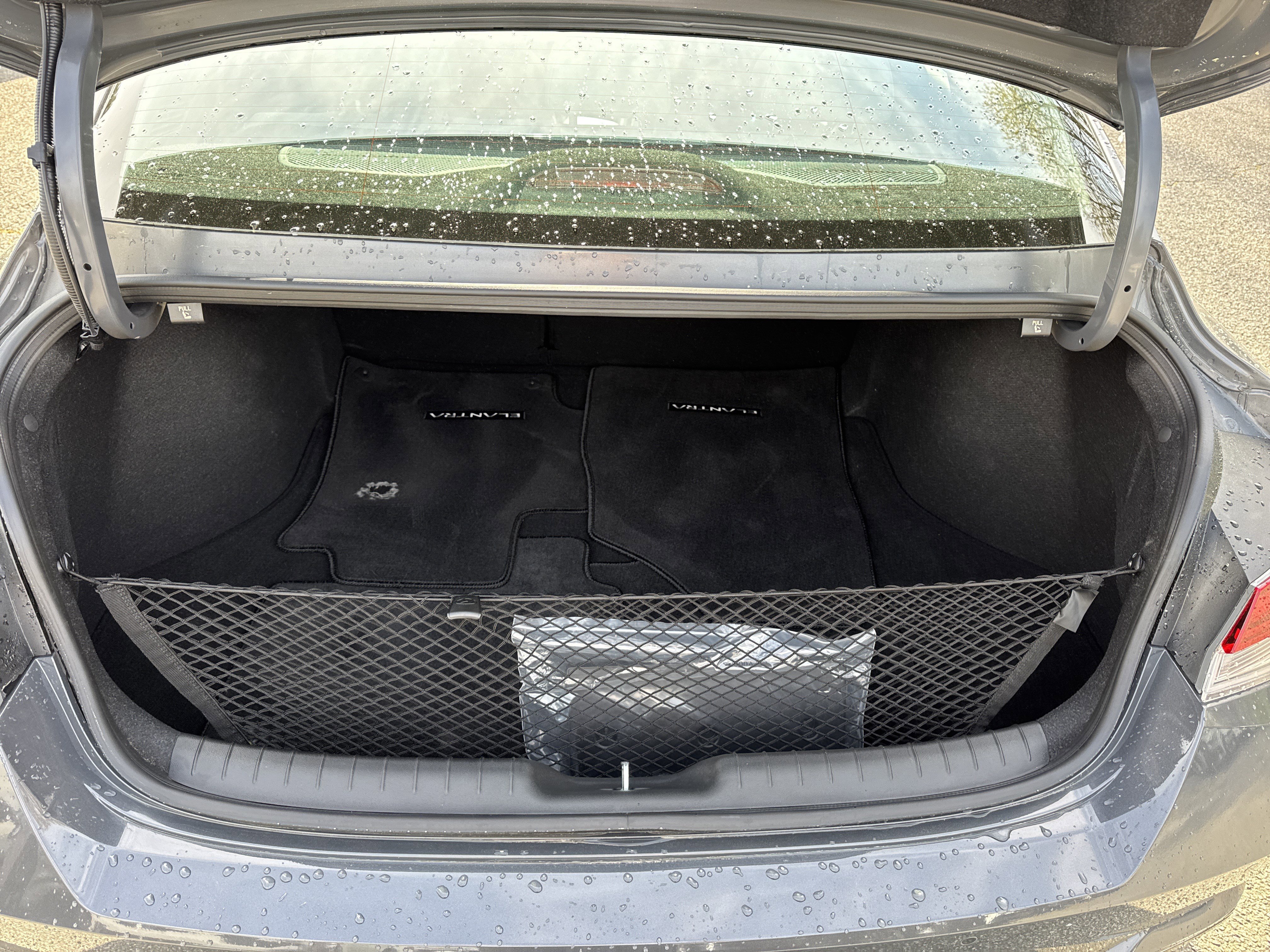 Used 2023 Hyundai Elantra Limited image 18