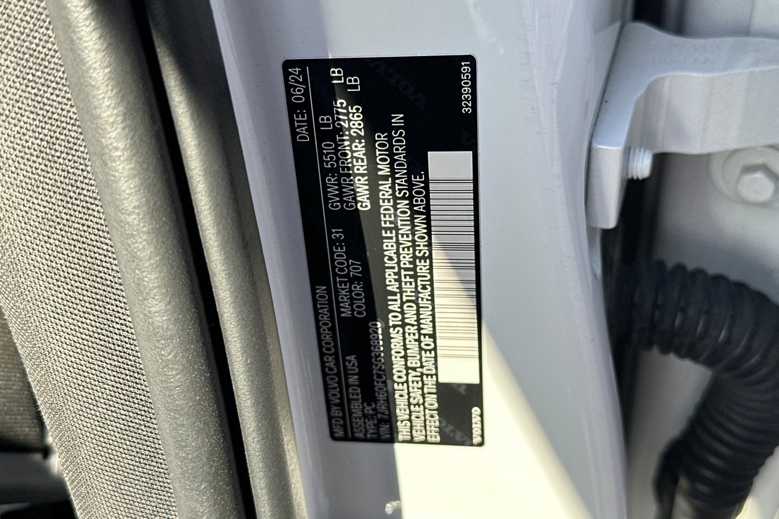 Certified 2025 Volvo S60 T8 Plus w/ Climate Package AWD/4WD image 36