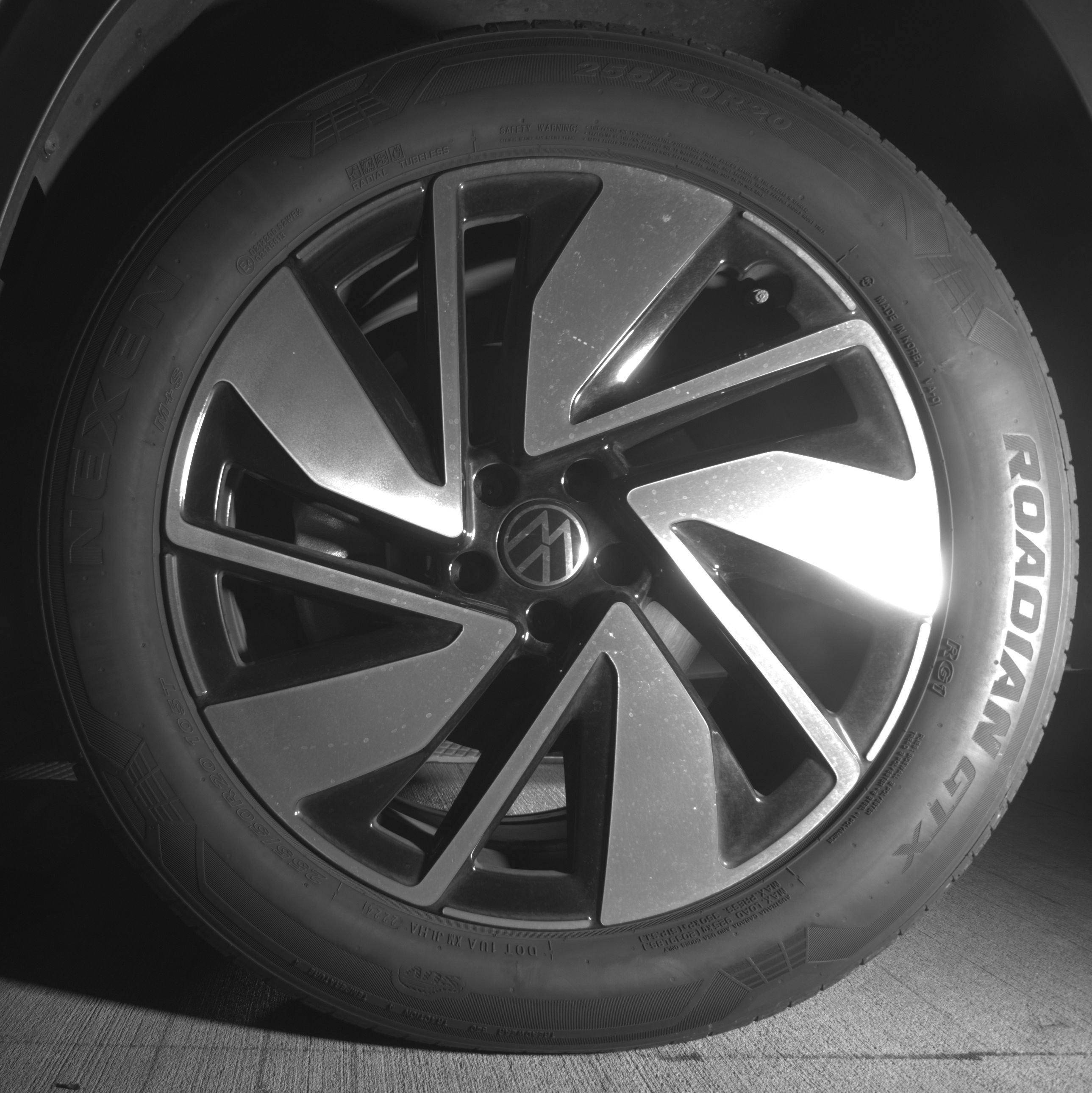 Used 2025 Volkswagen Atlas SE AWD/4WD image 12