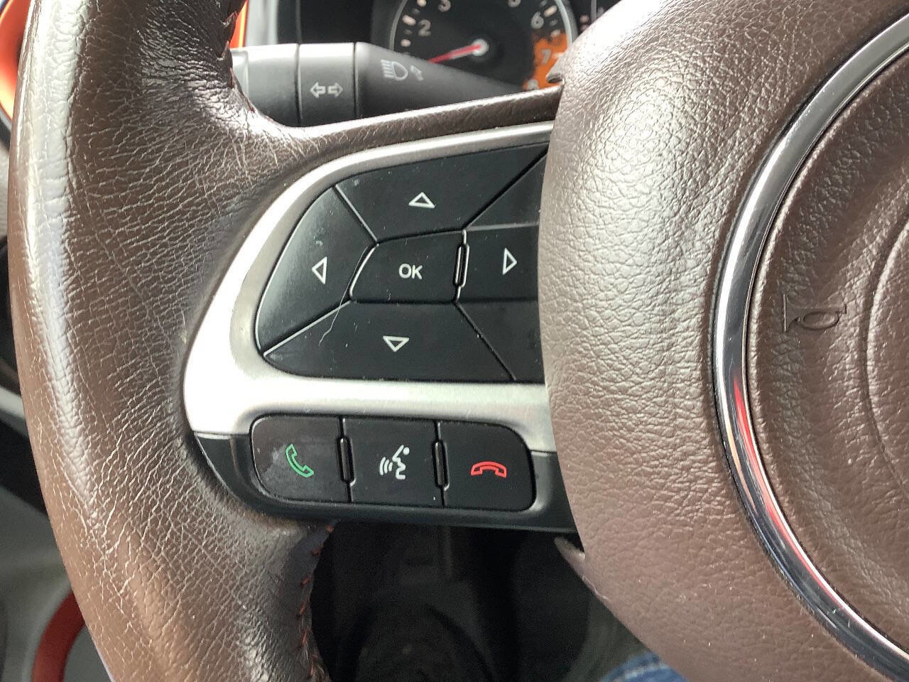 Used 2015 Jeep Renegade Latitude w/ Popular Equipment Group AWD/4WD image 43