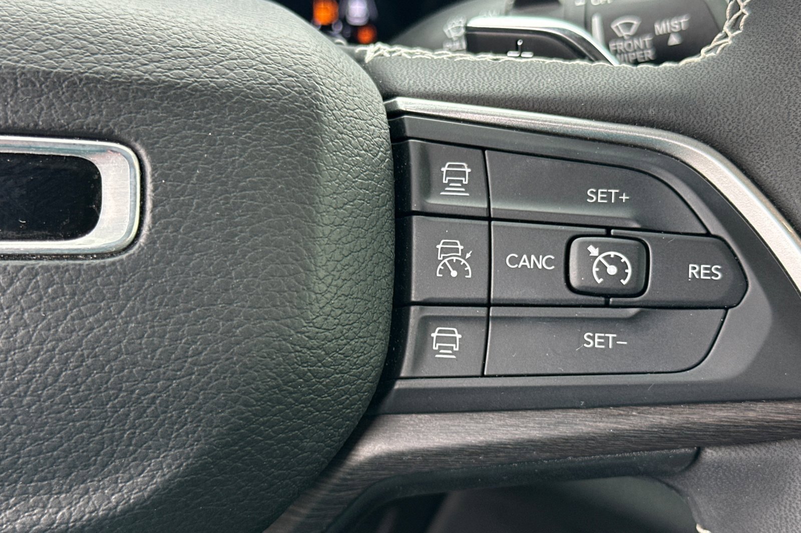 Used 2023 Jeep Grand Cherokee L Limited w/ Trailer Tow Group (B) image 38