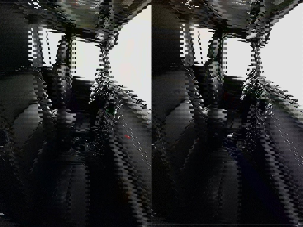 Used 2023 Jeep Wrangler Unlimited Sahara w/ Cold Weather Group image 20