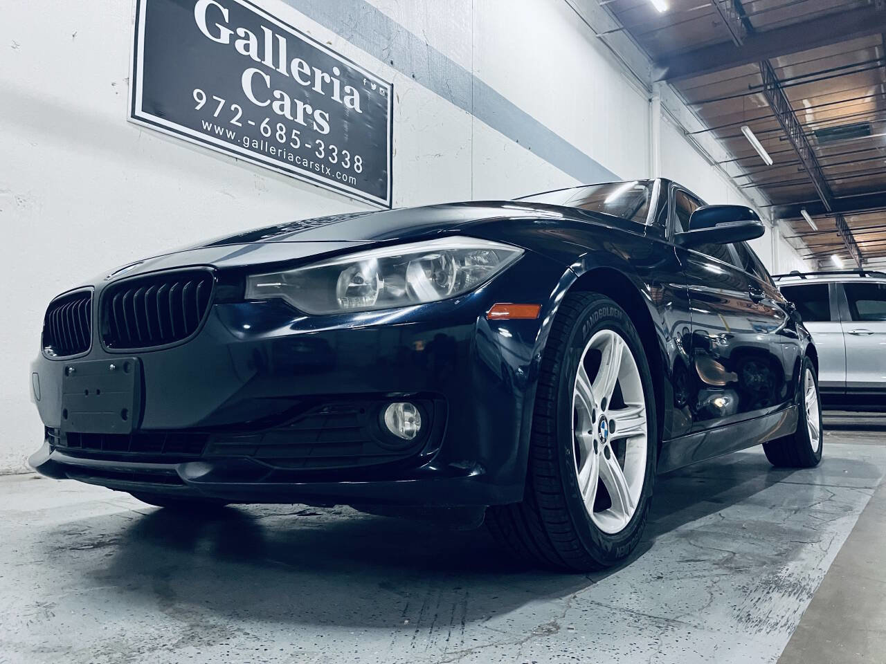 Used 2015 BMW 320i Sedan RWD image 4