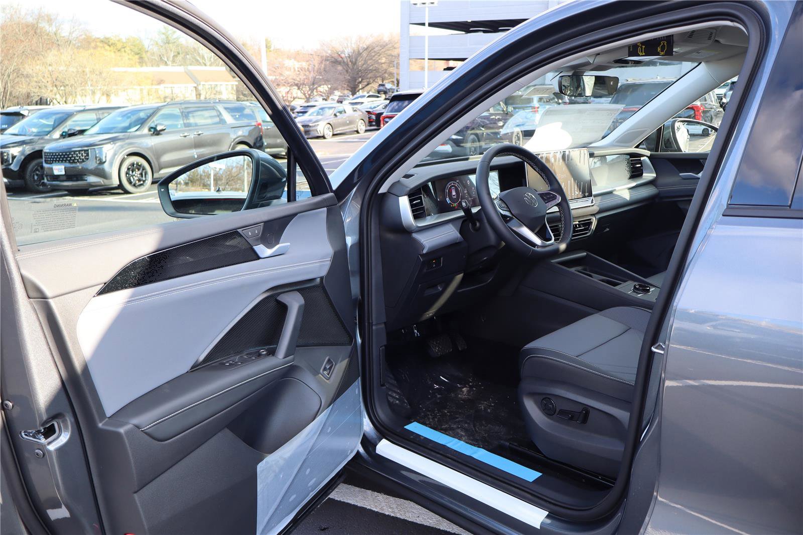 New 2026 Volkswagen Tiguan SE image 11