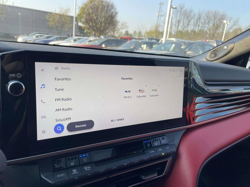 Used 2025 Toyota Camry XSE w/ Premium Package image 40