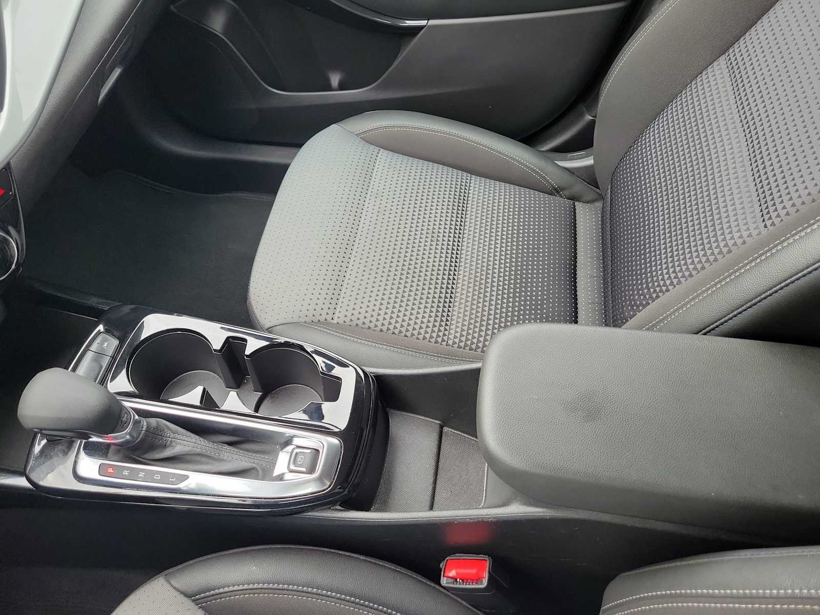 Used 2025 Chevrolet Trax LT FWD image 20