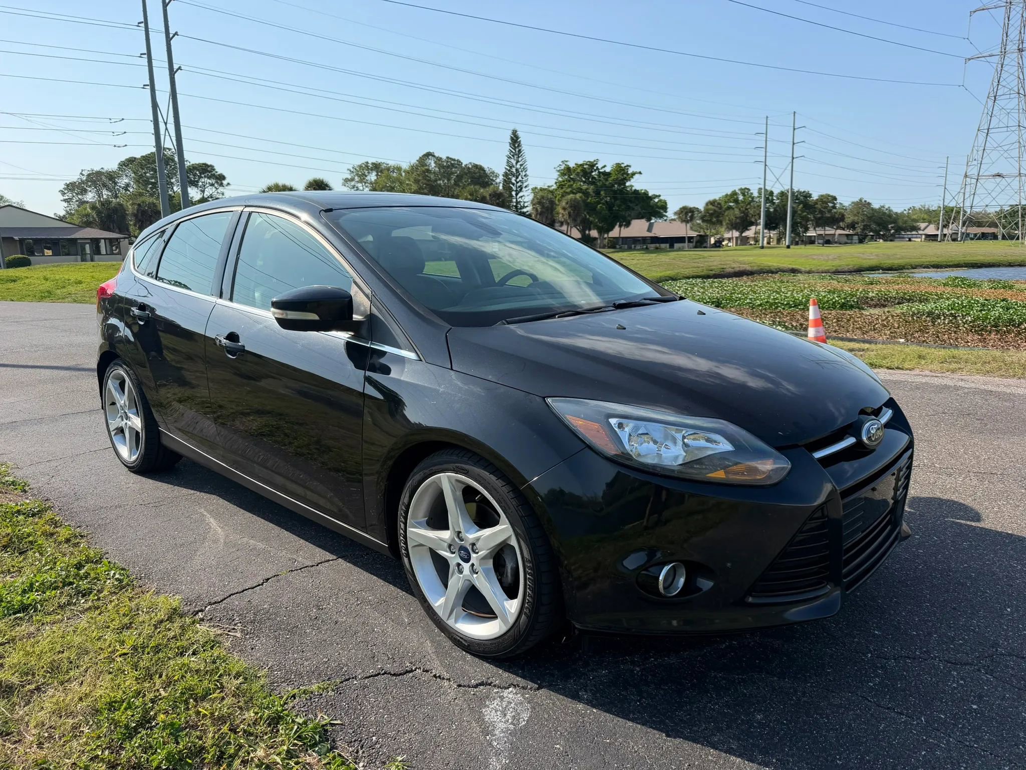 Used 2012 Ford Focus Titanium image 2