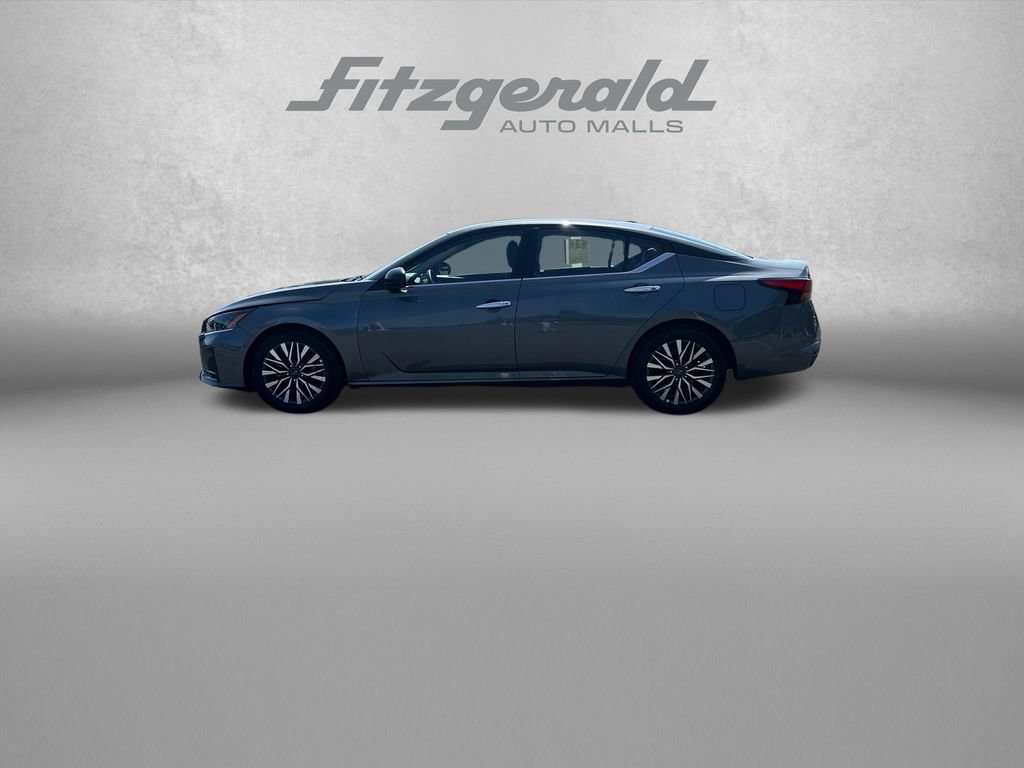 Used 2025 Nissan Altima 2.5 SV FWD image 5