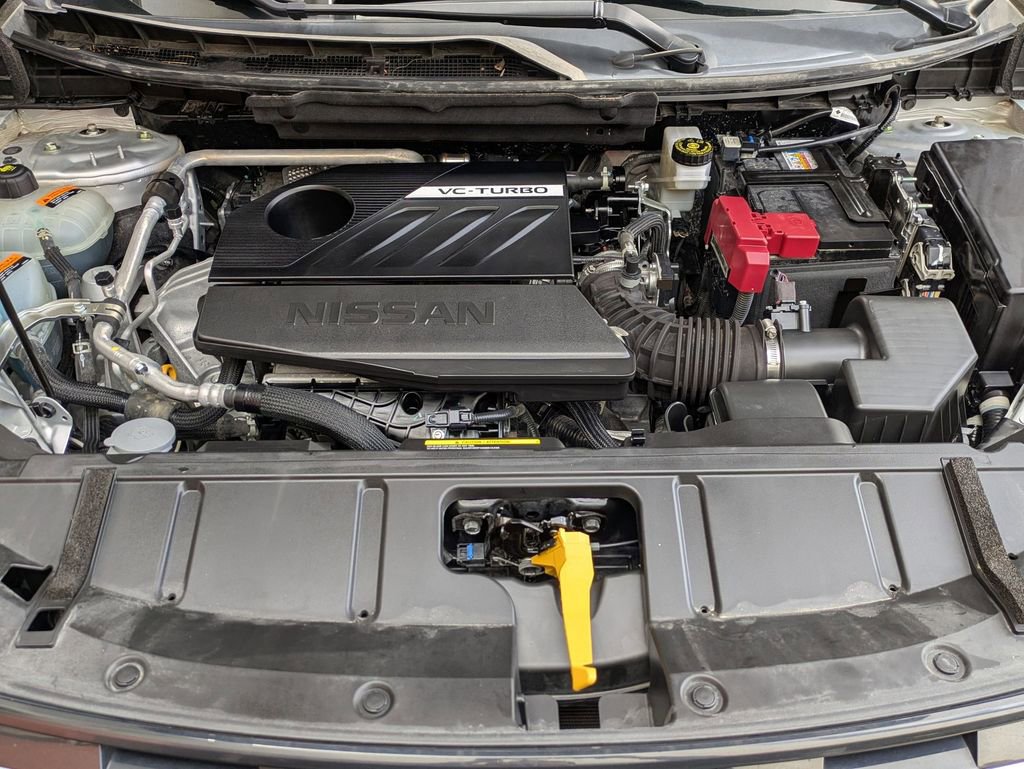 Used 2024 Nissan Rogue SV image 30