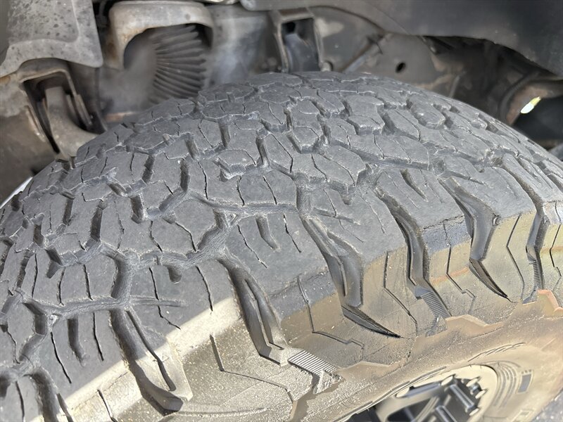 Used 2005 GMC Sierra 2500 SLE w/ Skid Plate Package AWD/4WD image 16