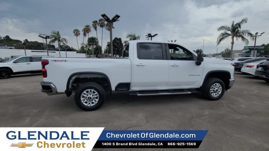 Used 2025 Chevrolet Silverado 2500 LT w/ Safety Package AWD/4WD image 8