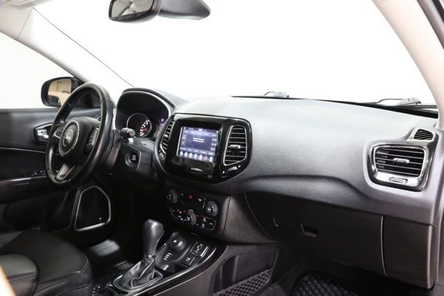 Used 2021 Jeep Compass Latitude w/ Sun and Sound Group AWD/4WD image 17