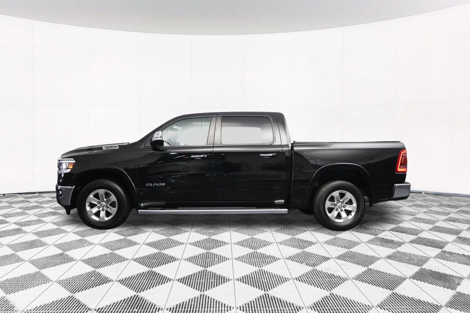 Used 2022 RAM 1500 Laramie AWD/4WD image 40