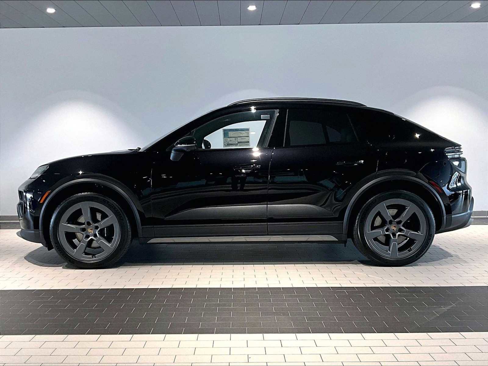 New 2026 Porsche Macan 4 Electric image 2