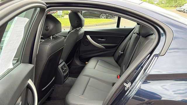 Used 2015 BMW 320i xDrive Sedan AWD/4WD image 24