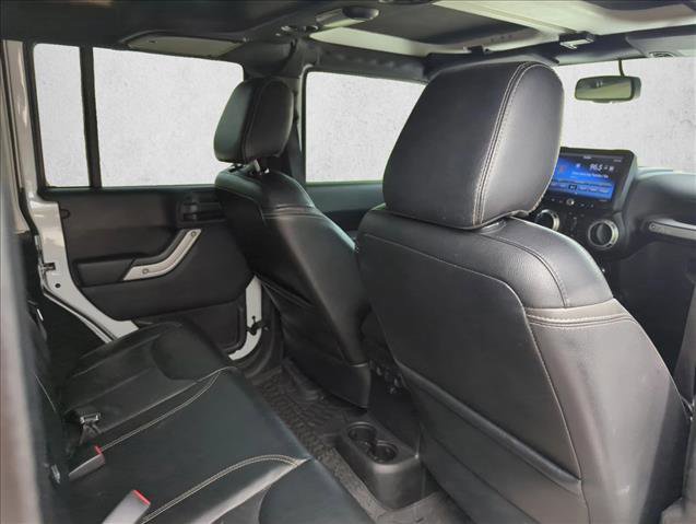 Used 2017 Jeep Wrangler Unlimited Rubicon w/ Cold Weather Group AWD/4WD image 22