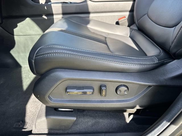 Certified 2025 Honda Pilot Touring image 17