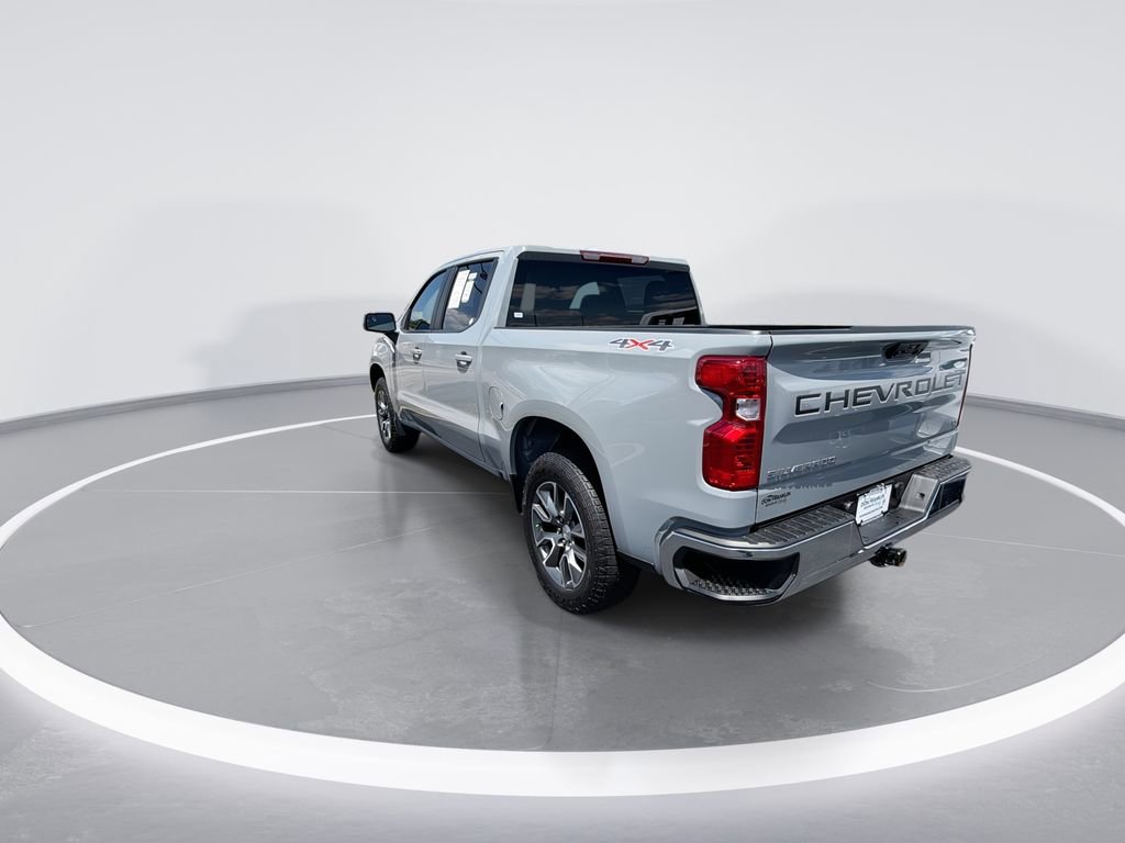 Used 2024 Chevrolet Silverado 1500 LT AWD/4WD image 6