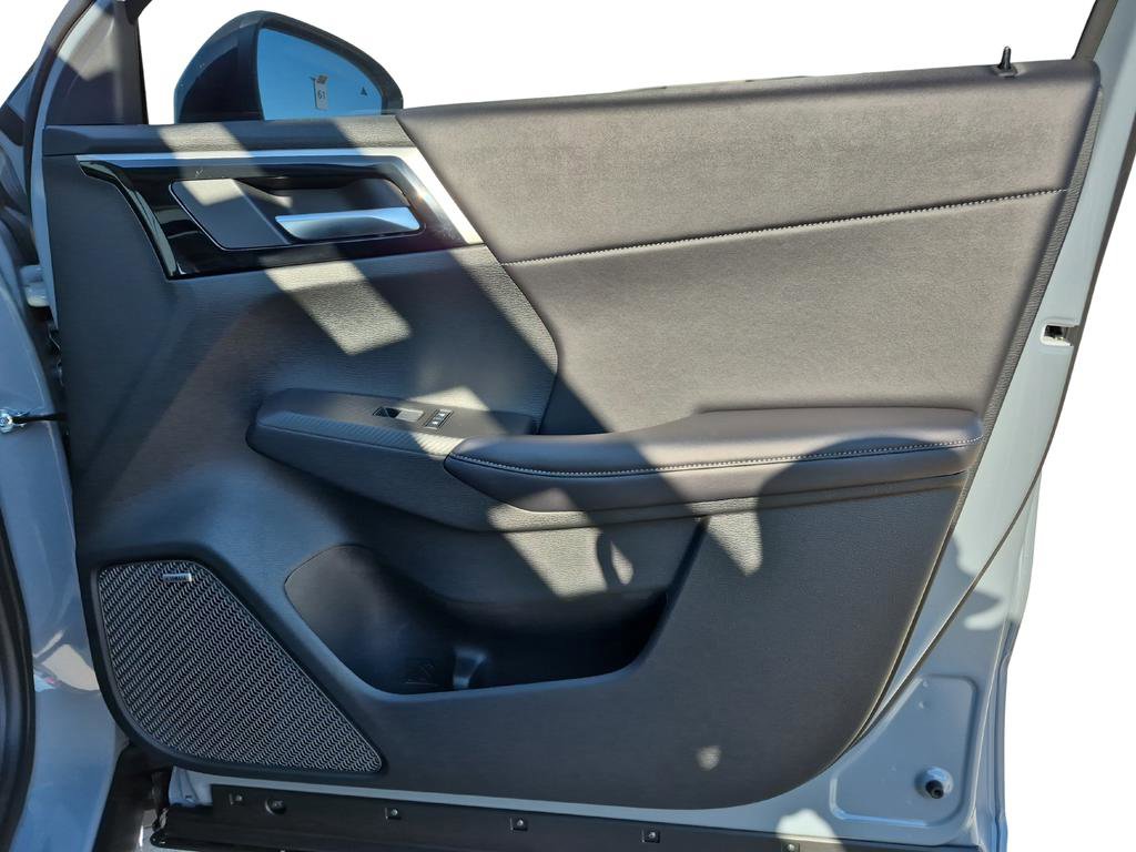New 2025 Mitsubishi Outlander SE image 30