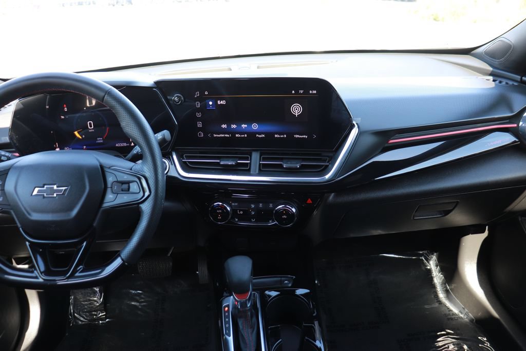 Used 2025 Chevrolet Trax RS w/ Driver Confidence Package FWD image 15