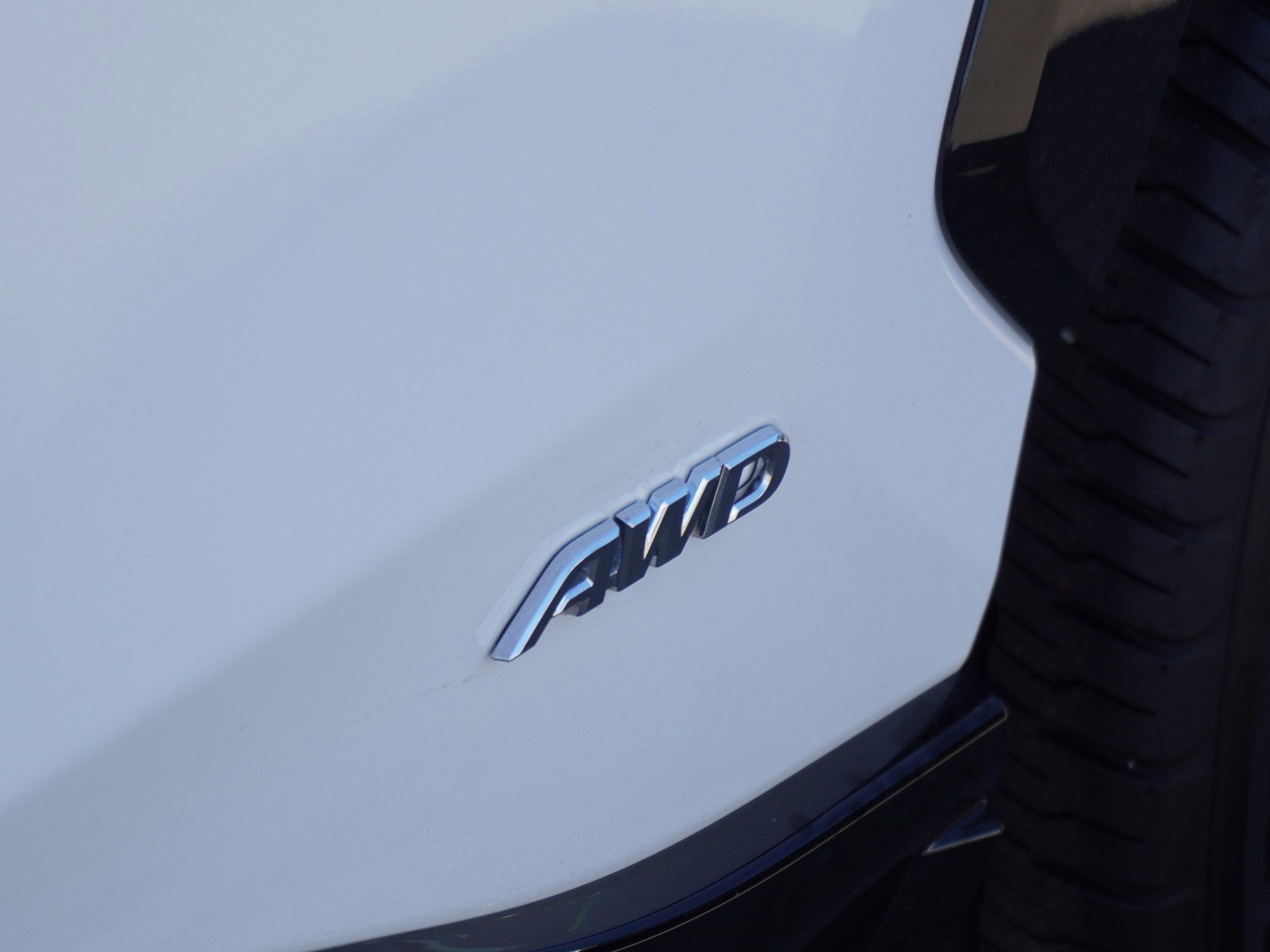 Used 2025 Toyota RAV4 SE image 8