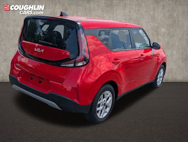 Used 2023 Kia Soul LX w/ LX Technology Package FWD image 7