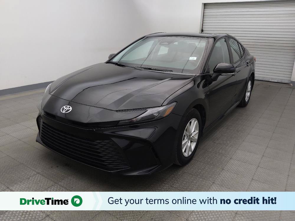 Used 2025 Toyota Camry LE FWD image 1